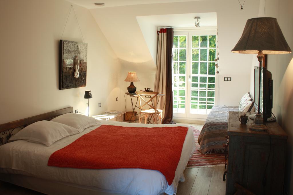 マニー・レ・ザモー Maison Prairie Bonheur Bed & Breakfast エクステリア 写真