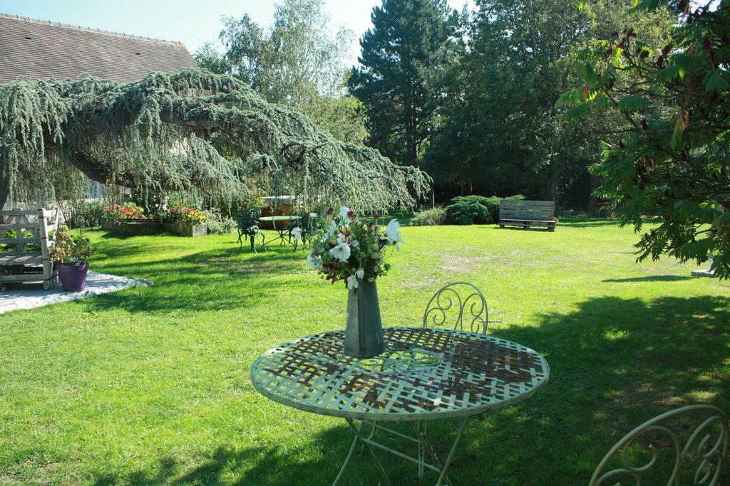マニー・レ・ザモー Maison Prairie Bonheur Bed & Breakfast エクステリア 写真